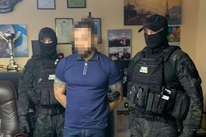 По делу проходят руководитель подразделения полиции, два заместителя и оперативник