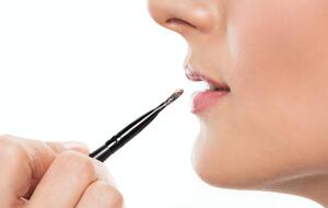 Під час нанесення покриття потрібно використовувати пензель