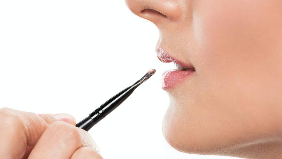 Під час нанесення покриття потрібно використовувати пензель