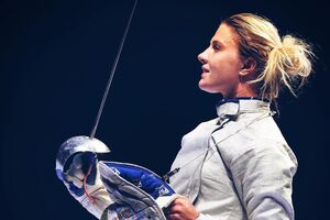 Харлан, коментуючи рішення федерації, заявила, що "країна, яка тероризує Україну й українські сім'ї, також тероризує і спорт"