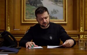 Зеленский подписал закон и указ о переносе Рождества на 25 декабря