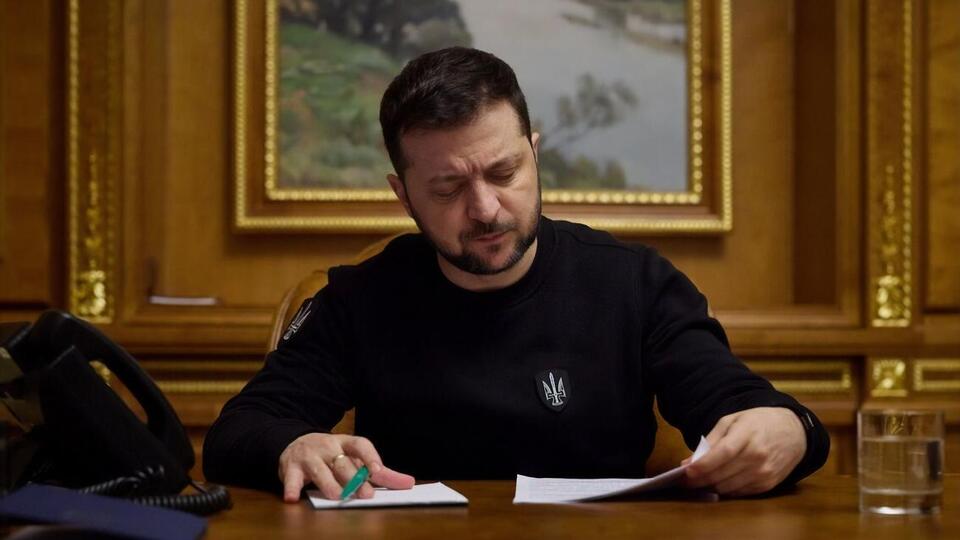 Зеленский подписал закон и указ о переносе Рождества на 25 декабря
