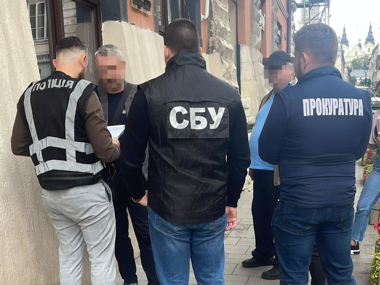 Чиновника задержали после получения второй части взятки, заявляют в полиции