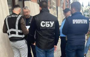 Чиновника задержали после получения второй части взятки, заявляют в полиции