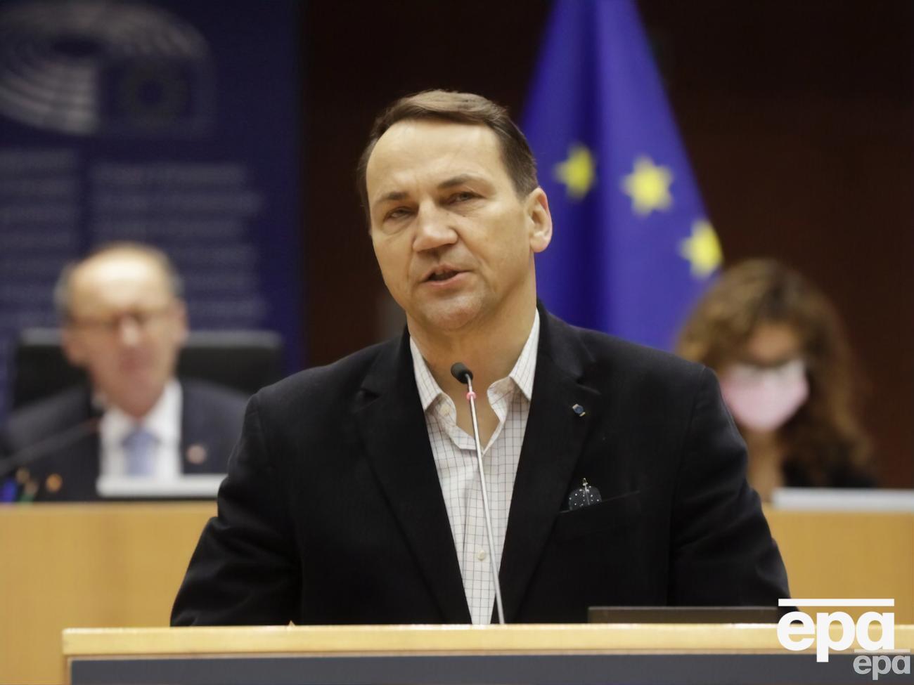 По словам Сикорского, до начала войны он думал, что помощь Запада Украине будет не настолько масштабной
