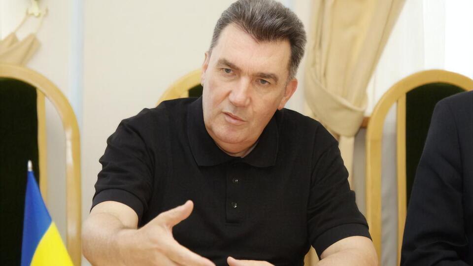 Данилов: Каждый день наши парни и девчата отправляют "груз 200" в мешках в Россию