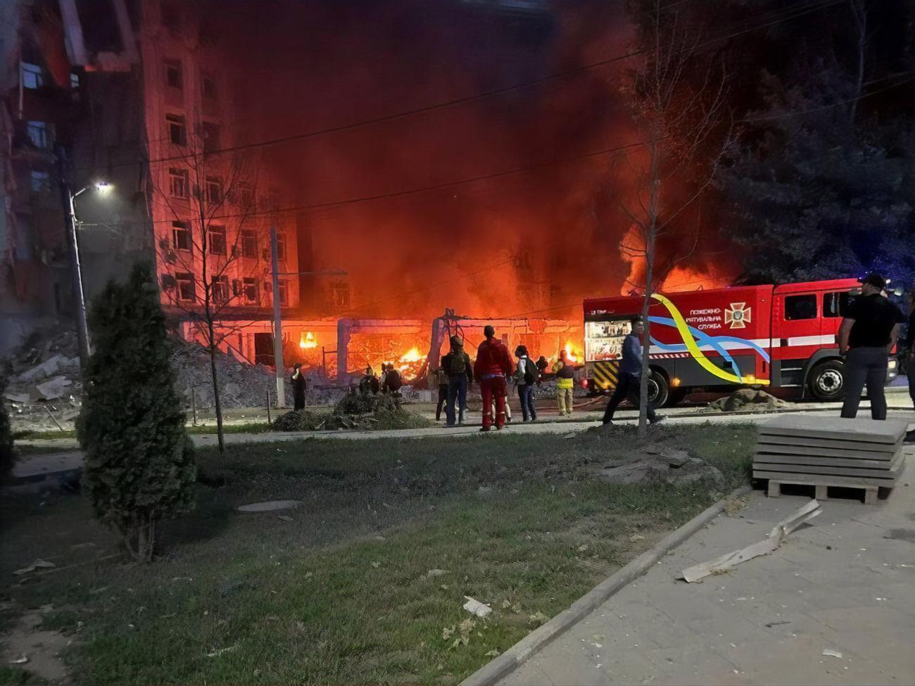 Окупанти змогли влучити в будівлю СБУ у Дніпрі лише з третього разу