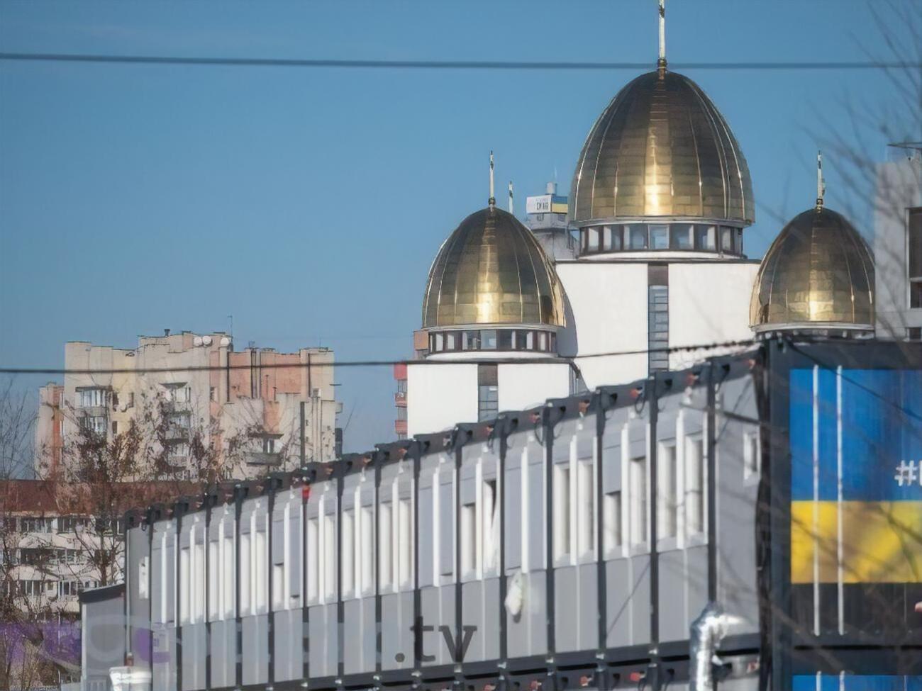 Як кажуть у Раді, під категорію поселень підпадають, зокрема, тимчасові мобільні містечка. На світлині – таке містечко у Львові