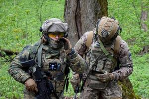 Спецпризначенці виконують бойові завдання на найважчих ділянках війни з РФ, заявив президент