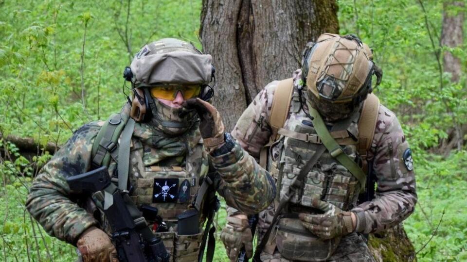 Спецпризначенці виконують бойові завдання на найважчих ділянках війни з РФ, заявив президент