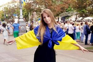 В последнее время Амелина работала над своей первой нон-фикшн-книгой на английском языке War and Justice Diary: Looking at Women Looking at War