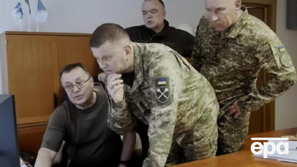 Залужний спільно з керівництвом Рівненської АЕС і "Енергоатому" "опрацювали питання обміну інформацією між військом та енергетиками", зазначили в Генштабі ЗСУ