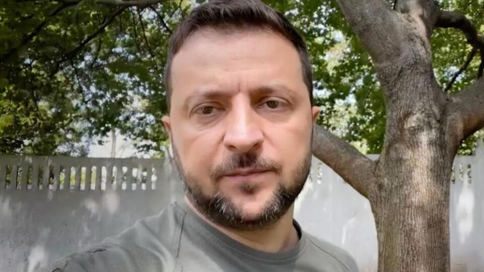 Зеленский рассказал, о чем поговорил с Шольцем