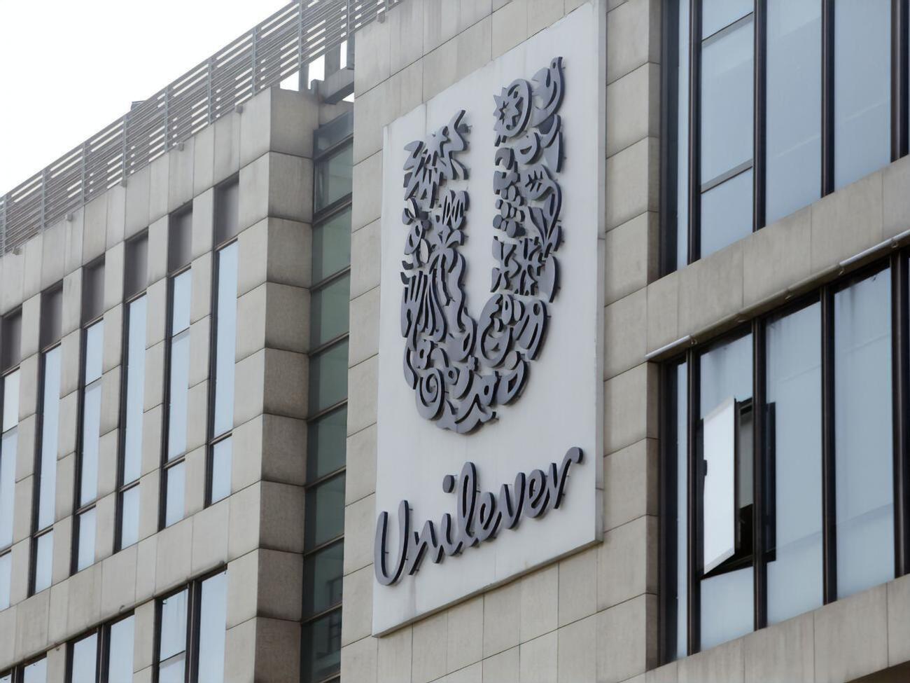 Unilever належить понад 400 брендів, продукцію випускають на 280 підприємствах