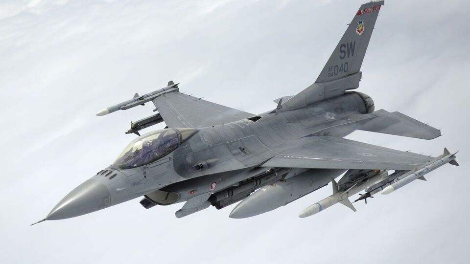 Рустамзаде: Із F-16 протягом шести місяців можна радикально збільшити вогневі можливості української армії