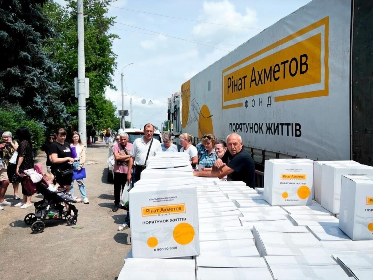 С 2014 года Фонд передал жителям Украины 13 млн продуктовых наборов