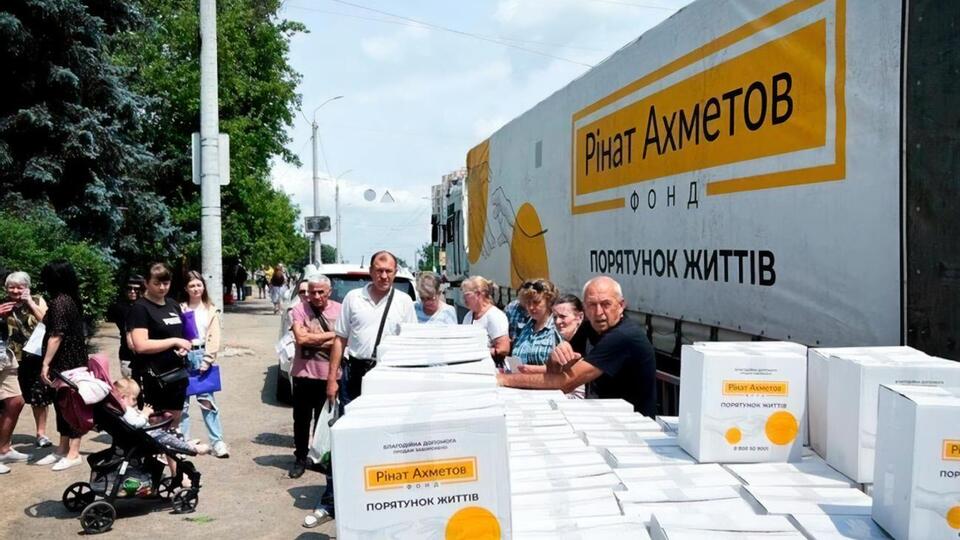 С 2014 года Фонд передал жителям Украины 13 млн продуктовых наборов