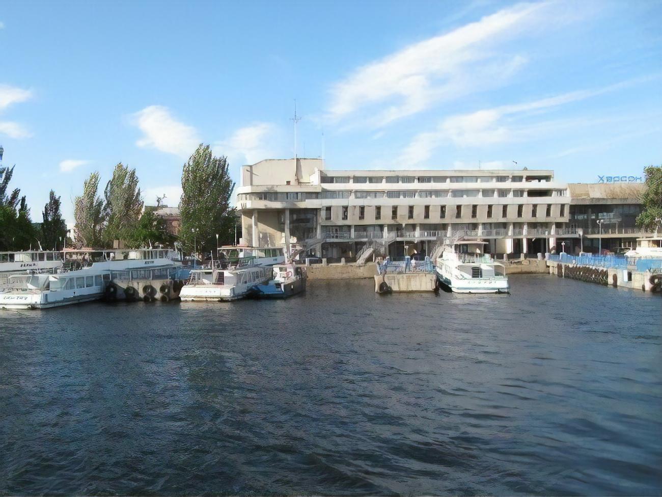 Клочко:&nbsp;Вдоль Днепра хорошо упорядоченные дачные участки. Здесь жили счастливые люди, которые много трудились