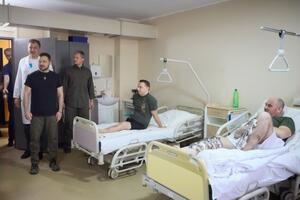 Зеленський поспілкувався з пораненими військовими
