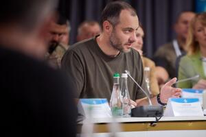 Уровень подготовки объектов ЖКХ к стабильной работе в осенне-зимний период 2023/2024 года составляет около 60%, отметил Кубраков