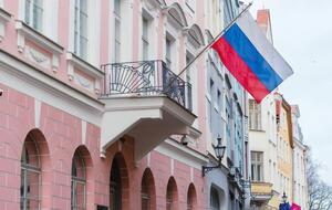Посольство РФ в Эстонии забросали яйцами ночью 30 июля