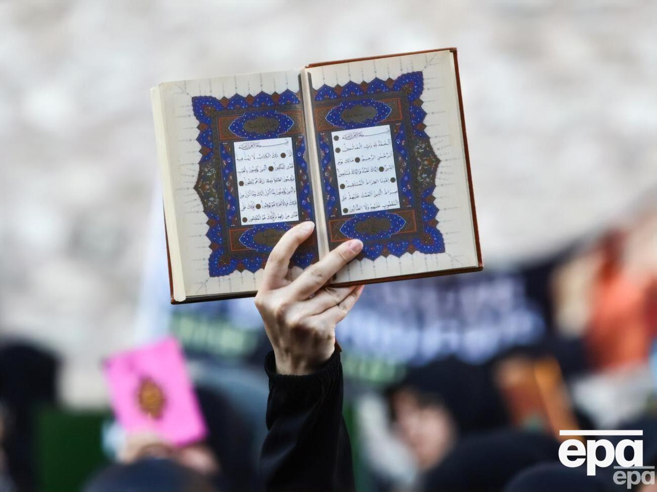 "Мусульманские святыни уничтожают&nbsp;несколько людей, которые "не представляют ценностей датского общества", &ndash; датское правительство