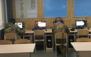 Підприємець уклав угоду з військовою частиною про постачання 1500 комп'ютерів і комплектовання до них, розповіли у ДБР