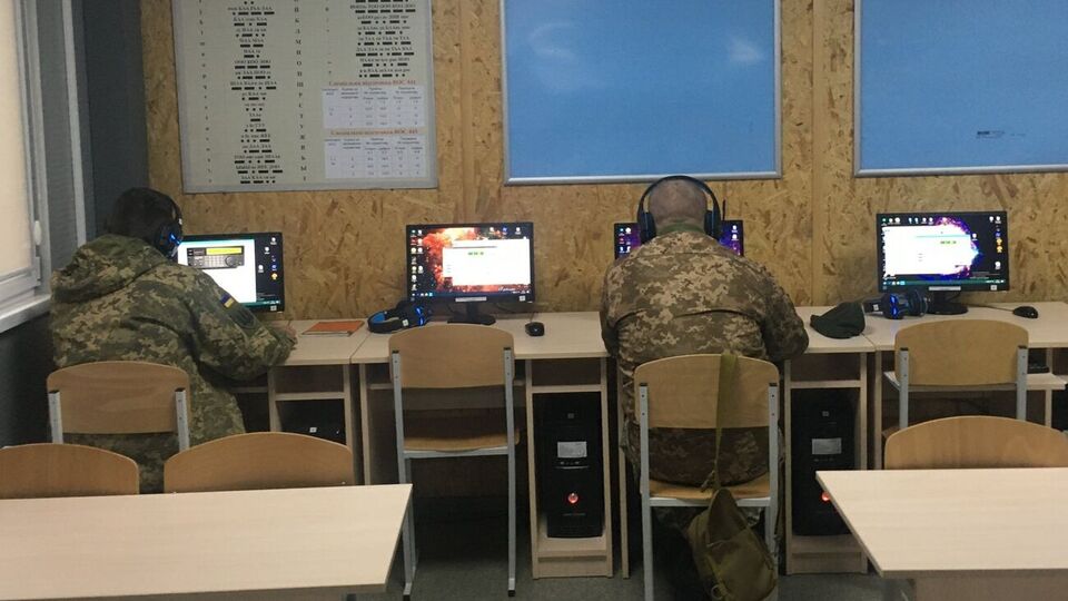 Предприниматель заключил соглашение с воинской частью о поставке 1500 компьютеров и комплектующих к ним, рассказали в ГБР