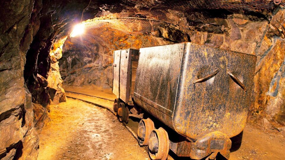 Причини викиду вугілля та газу встановлюють, зазначили в міністерстві