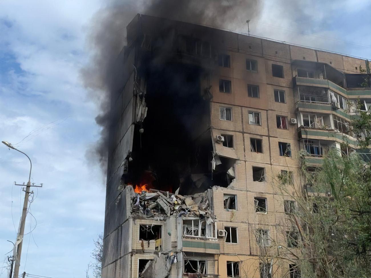 В Кривом Роге в результате российской ракетной атаки по гражданским объектам погибли пять и ранены 73 человека