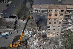 Одна баллистическая ракета оккупантов попала в девятиэтажный жилой дом в Кривом Роге