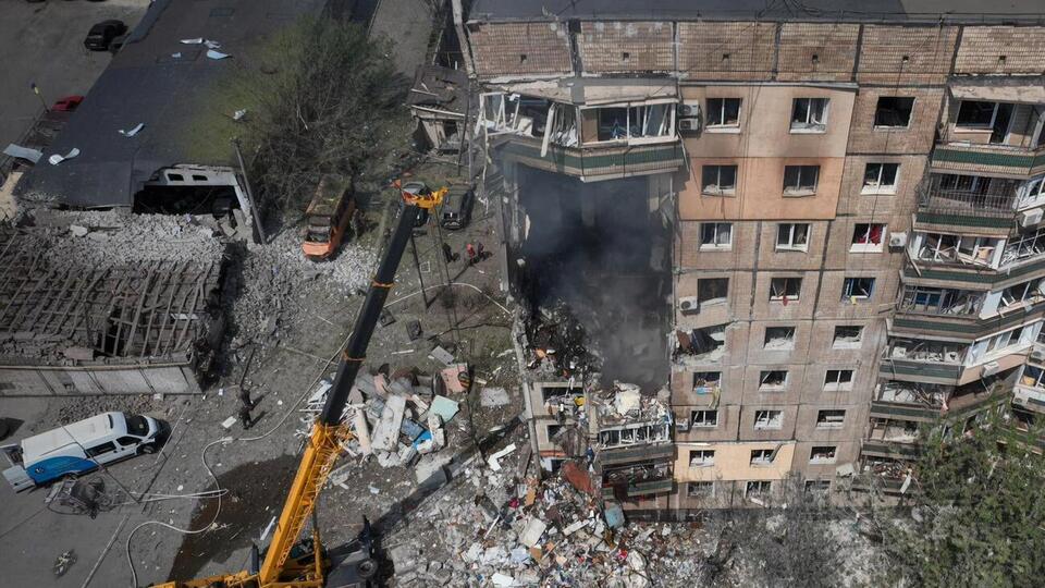 Одна баллистическая ракета оккупантов попала в девятиэтажный жилой дом в Кривом Роге