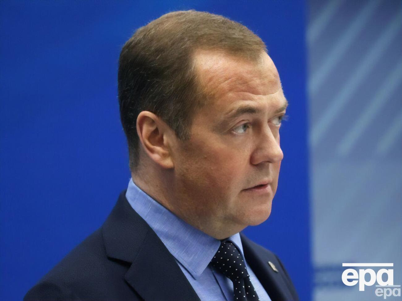 Медведєв із березня минулого року щомісяця погрожував ядерною зброєю