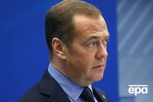 Медведев с марта прошлого года ежемесячно угрожал ядерным оружием, отмечали СМИ
