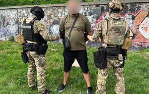 Фигуранту инцидента со "скорой" сообщили о подозрении