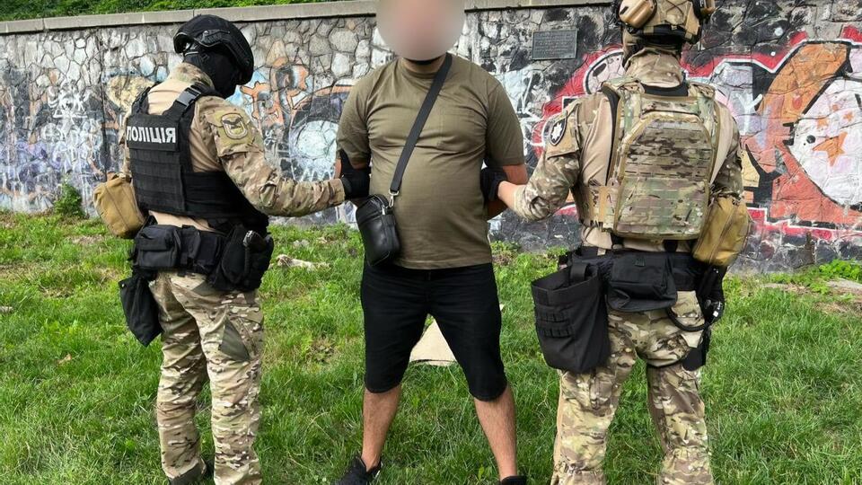 Фигуранту инцидента со "скорой" сообщили о подозрении