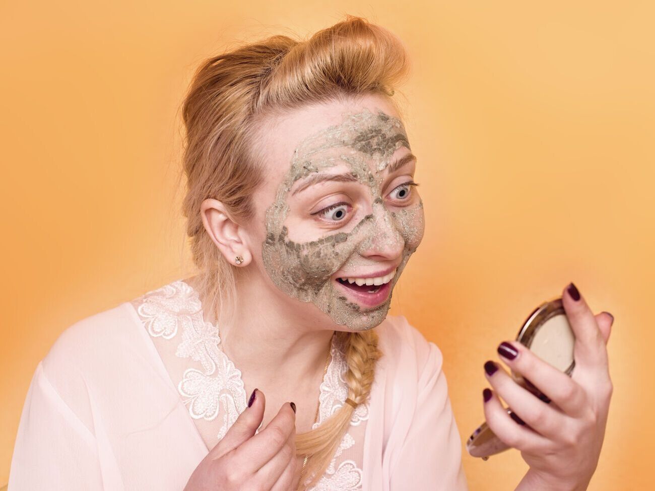 Косметологиня не рекомендує використовувати для вмивання корейські гелі та пінки