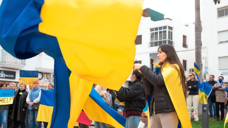 Частка людей, які оцінювали свій добробут як "високий", становила 22% перед вторгненням