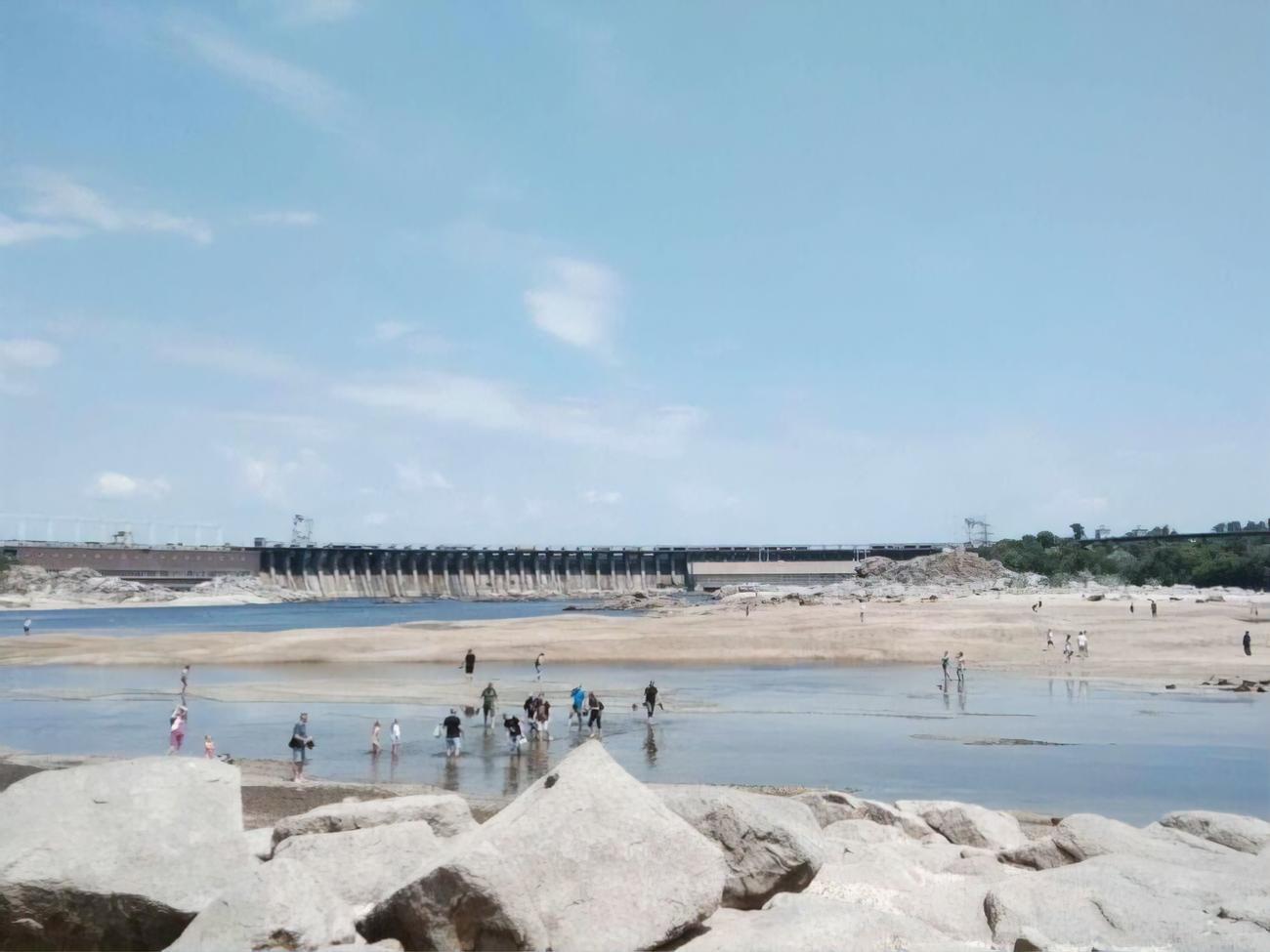 Ночью 6 июня войска РФ подорвали Каховскую ГЭС