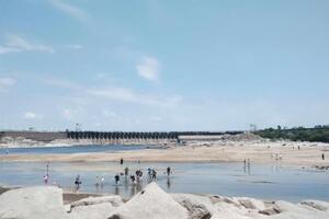 Ночью 6 июня войска РФ подорвали Каховскую ГЭС