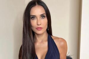 Деми Мур: Счастливого Дня независимости! Не забудьте солнцезащитный крем