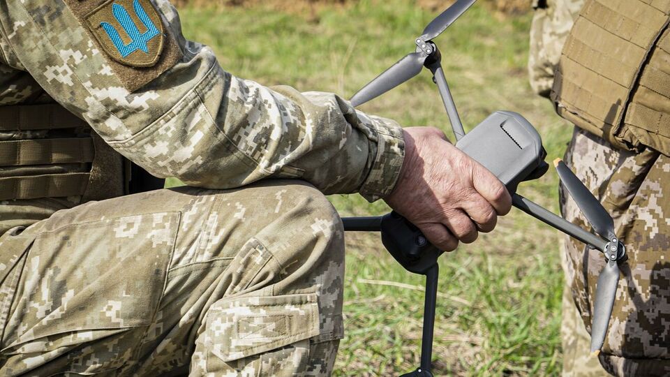 Сирський: Завдяки аеророзвідникам було виявлено зосередження живої сили й місце зберігання боєприпасів росіян