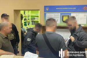 По данным следствия, фигуранты организовали схему по выдаче военнообязанным фиктивных документов
