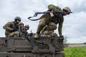 Украинские военные сдерживают врага, на отдельных направлениях – наступают