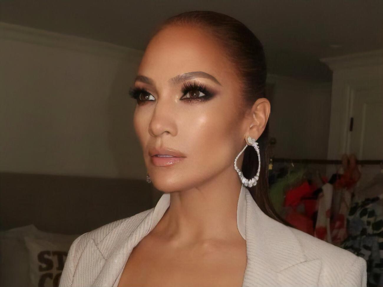 Лопес в июле исполнится 54 года