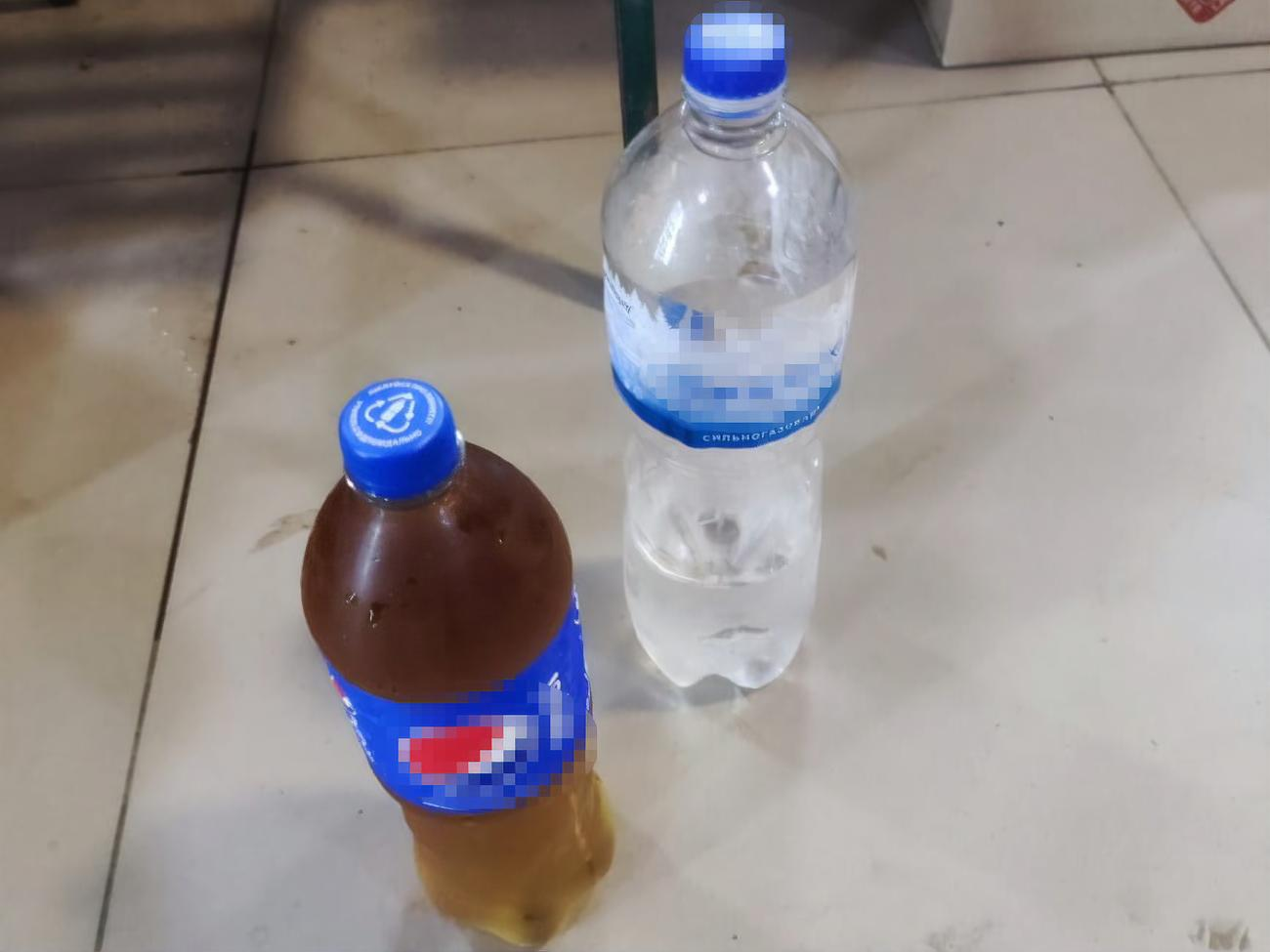 Правоохранители, проведя опрос среди родственников, знакомых и односельчан потерпевших, установили, что те употребляли водку, приобретенную на разлив в одном из местных магазинов