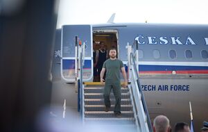 Зеленский прилетел в Чехию