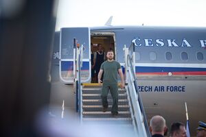Зеленський прилетів до Чехії