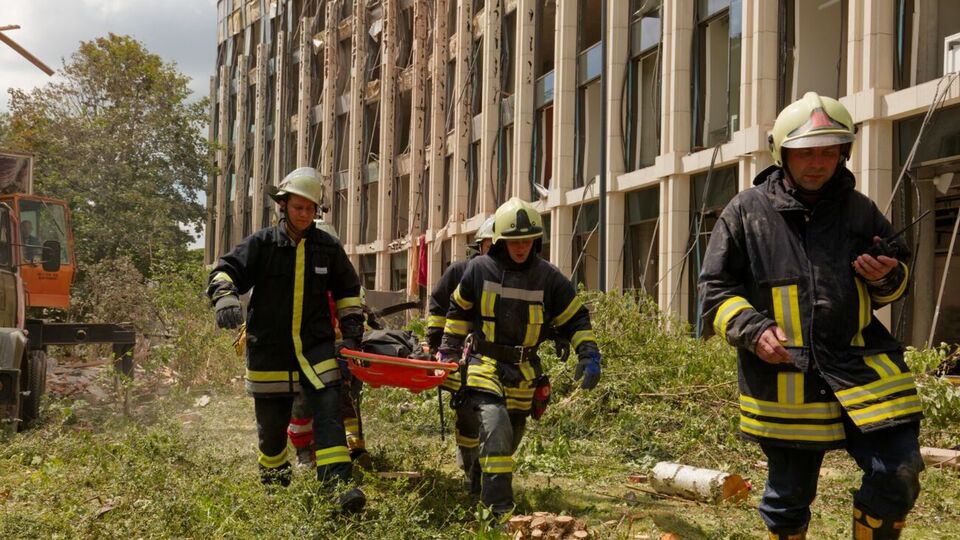 У Львові й далі шукають людей під завалами