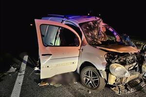 Обломки дрона упали на ехавший автомобиль